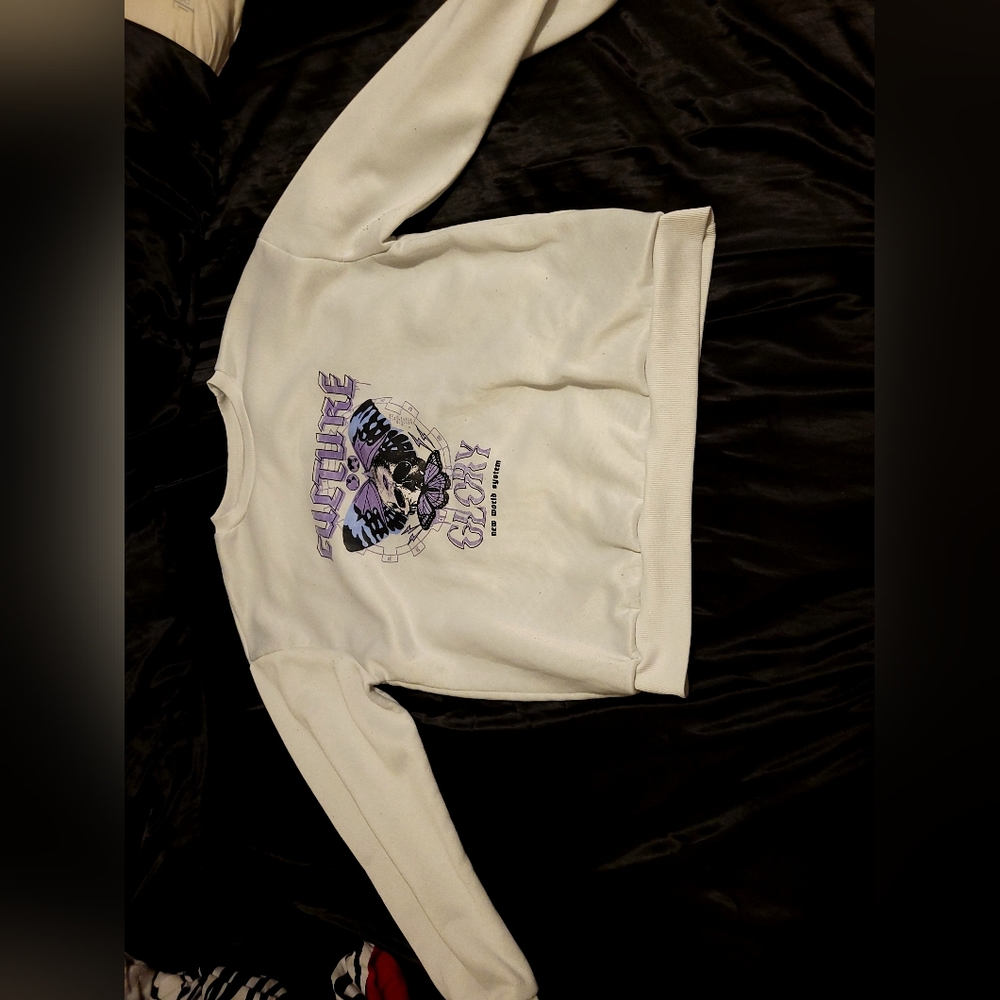 white graphic sweatshirt
